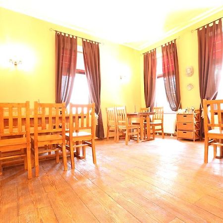 La Storia Guest House Pitesti Ngoại thất bức ảnh