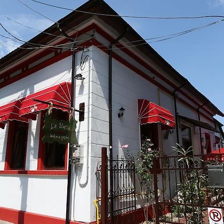 La Storia Guest House Pitesti Ngoại thất bức ảnh