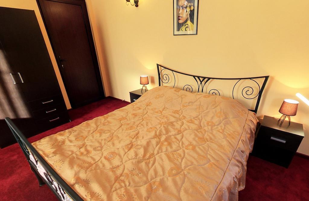 La Storia Guest House Pitesti Phòng bức ảnh